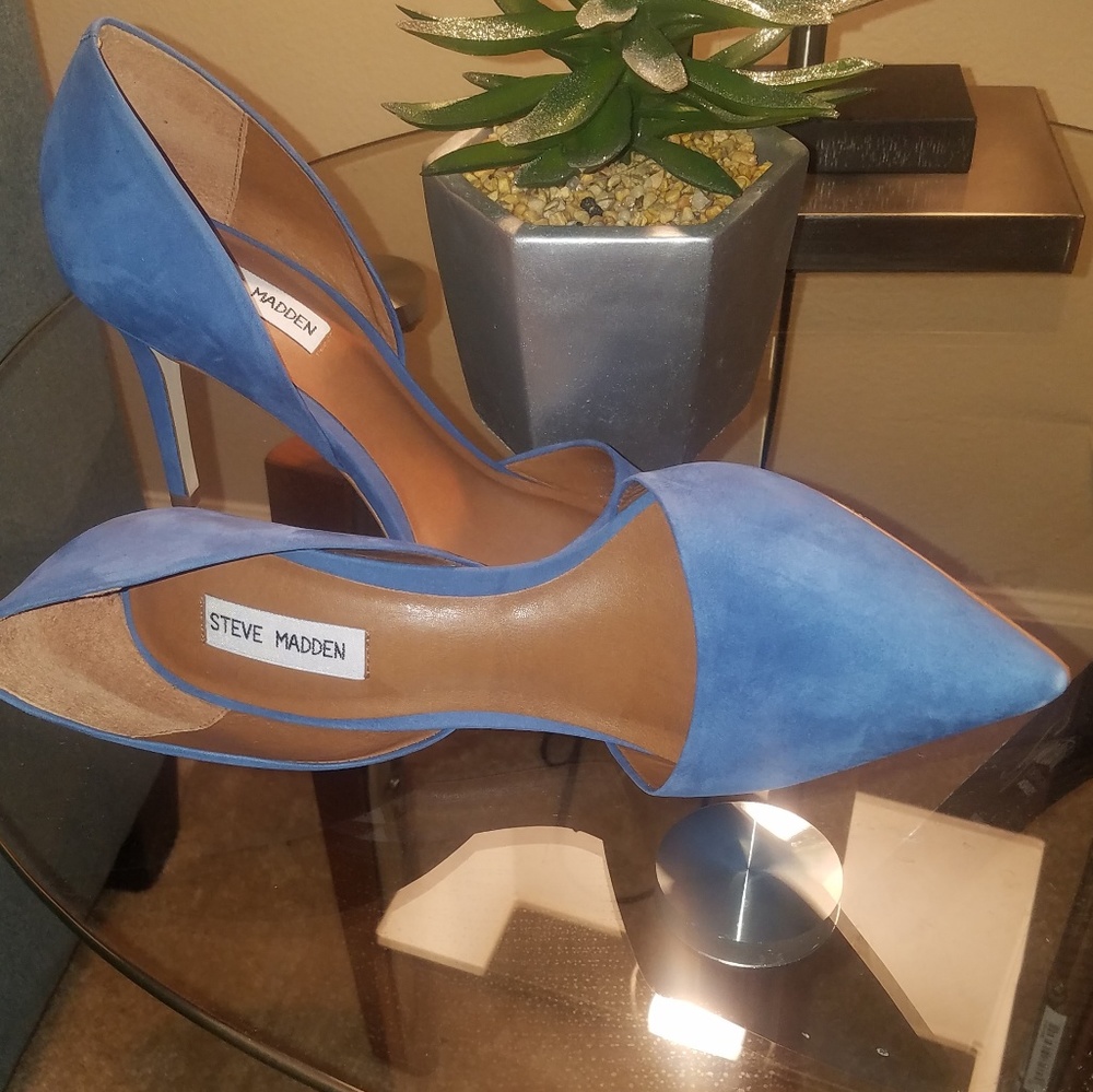 Steve Madden Varcityy Pointed Toe Pumps